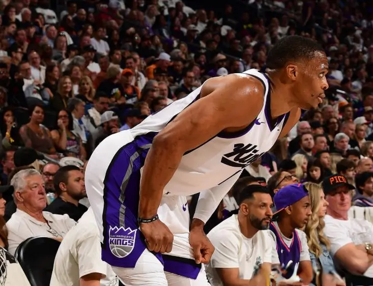 落后近, 火箭选择留, 蒙克的替补